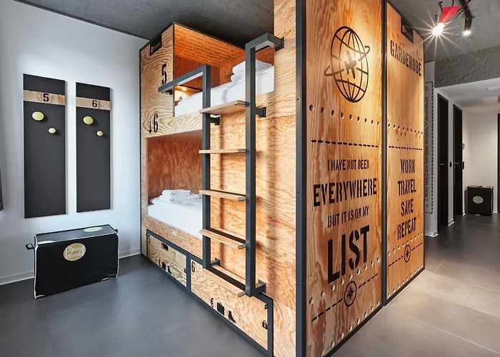 אכסניה H.ostel *